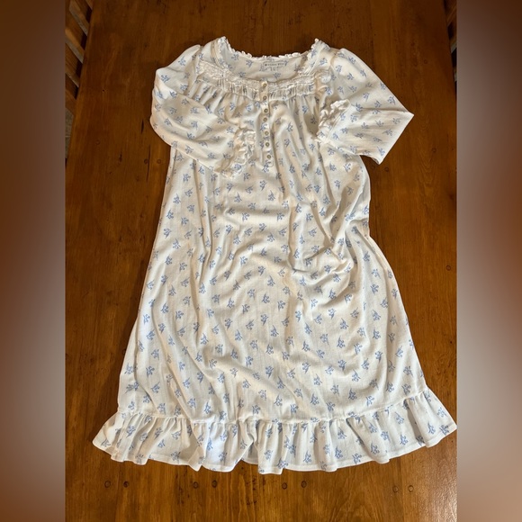 Eileen West Nightgown with Blue Floral Accents - Picture 16 of 16